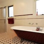 Plum Tree Cottage Warm Cosy & Walk To Town - Darwin Holiday 0