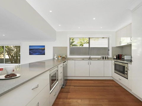 Santa Barbara On Bombo Beach - Darwin Holiday 1