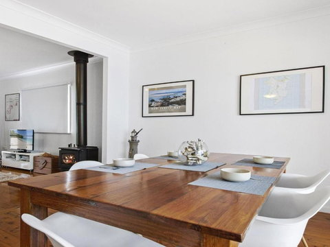 Sea Shack Renovated 1950s Beach House - Darwin Holiday 4