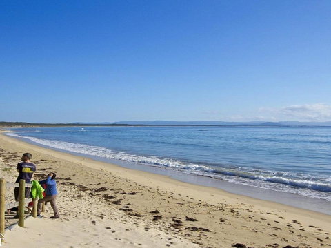 Seahorse Beach Just 550m From House - Darwin Holiday 3