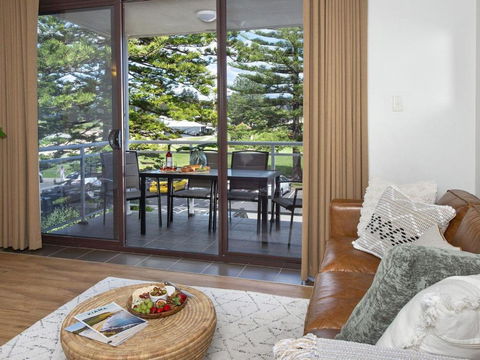 St Tropez Beachside Luxe - Darwin Holiday 1