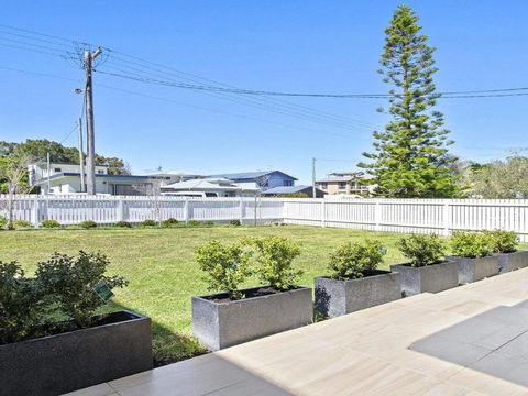 Sunset Beach Situated Between Two Beaches & A Lake - Darwin Holiday 5