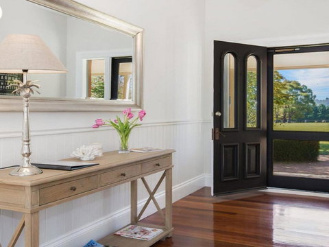 Sutton Downs Renovated Country Home On 100 Acres - Darwin Holiday 3