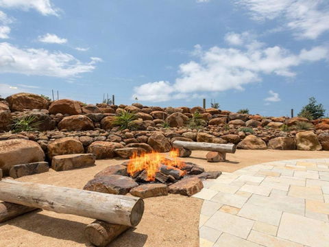 Willowview Coastal Retreat Stunning Views - Darwin Holiday 4