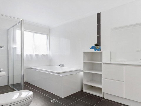 Currambene Cottage All About Location - Darwin Holiday 2