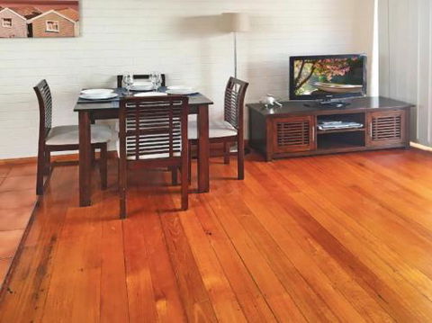 Rye Nov 15 17 ForeshoreRockFestHot RoadsDancing - Darwin Holiday 3