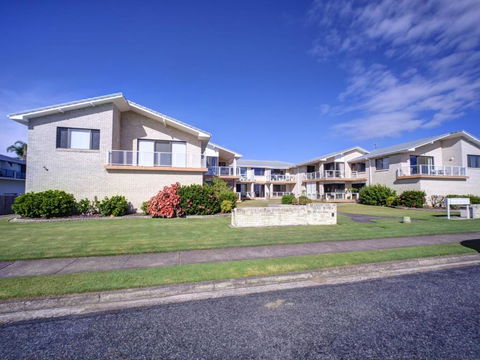 Villa Bianca 10 Opposite The Tanks - Darwin Holiday 1