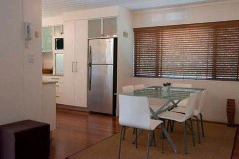 Absolute Beachfront Mooloolaba - Darwin Holiday 6