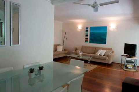 Absolute Beachfront Mooloolaba - Darwin Holiday 3