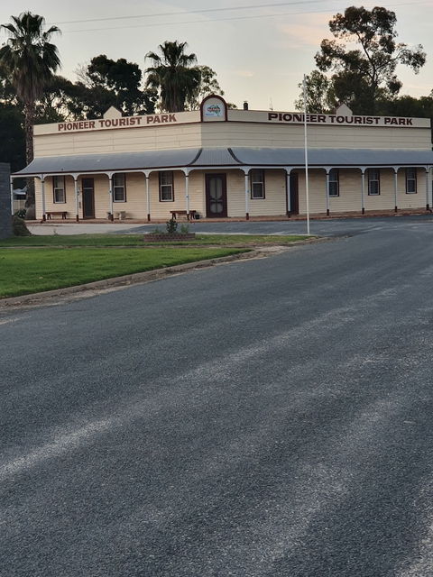 Deniliquin Pioneer Tourist Park - Darwin Holiday 3