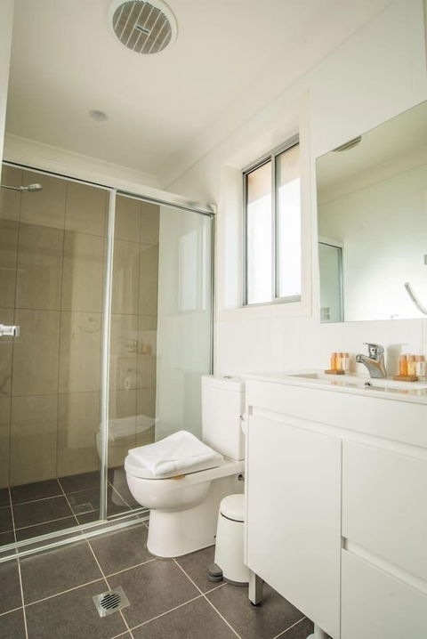 Peaceful 2kingbed Rootyhill Townhouse Near Station - Darwin Holiday 1