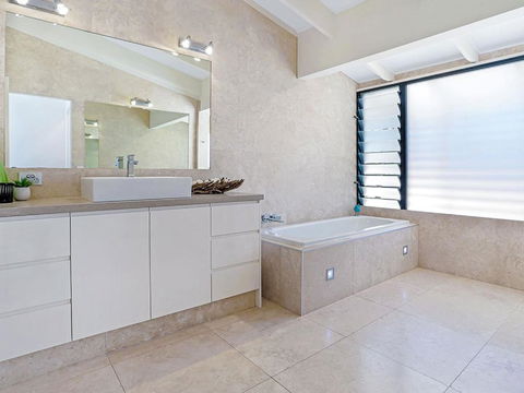 The Lighthouse Noosa Hill - Darwin Holiday 2