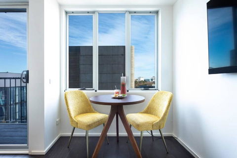 Oliver Stylish City Views Near Graffiti Laneways - Darwin Holiday 4