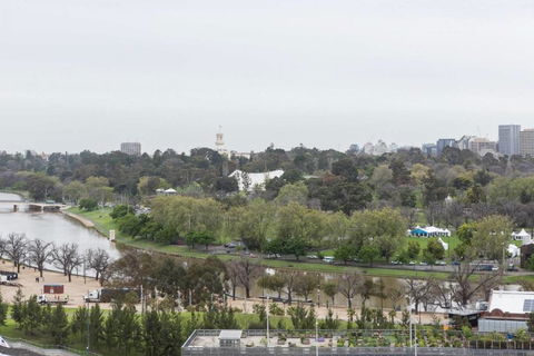 Laurent Balcony Views Steps From Laneway Vibes - Darwin Holiday 5