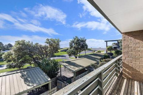 Beach Terrace 4 - Darwin Holiday 5