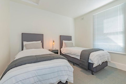 4 Bedroom House Hobart CBD Free Parking - Darwin Holiday 6