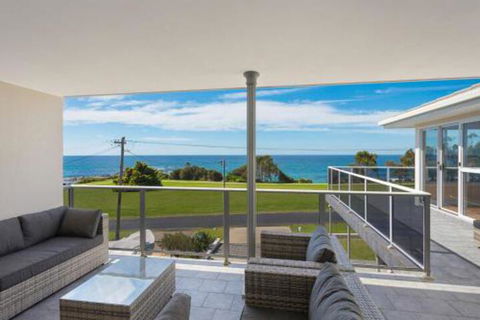 31 McMillan Crescent - Darwin Holiday 2