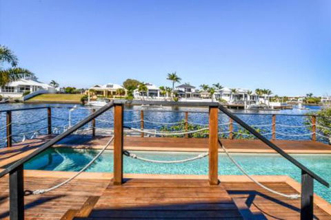 Beautiful Waterfront Home CHELSEA - Darwin Holiday 0