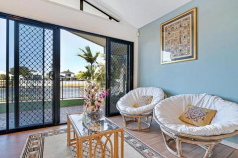 Beautiful Waterfront Home CHELSEA - Darwin Holiday 5