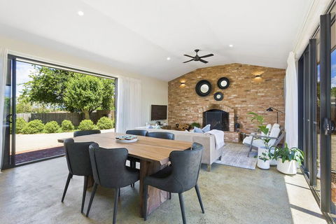 Embracing Evandale - Darwin Holiday 5