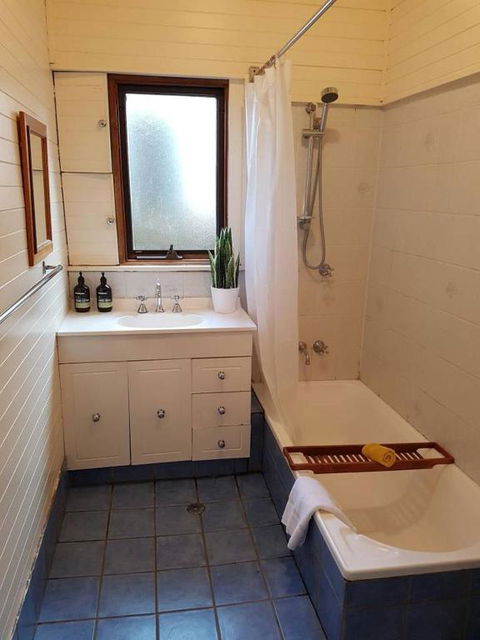 Cute Cottage On Byng Walk To Town & Pet Friendly - Darwin Holiday 5