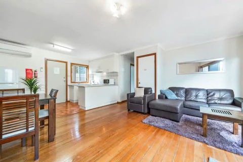 Secret Dream Location With WIFI And Wine - Darwin Holiday 5