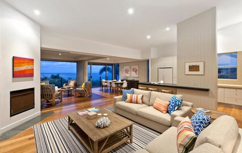 Spacious With Surf Views Sunshine Beach - Darwin Holiday 1