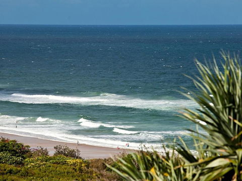 Spacious With Surf Views Sunshine Beach - Darwin Holiday 5