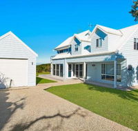 Middle Rock Beach House Beach Front Lake Cathie - Darwin Holiday