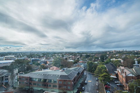 Modern, Spacious Apt@liverpool With Incredible Views - Darwin Holiday 1
