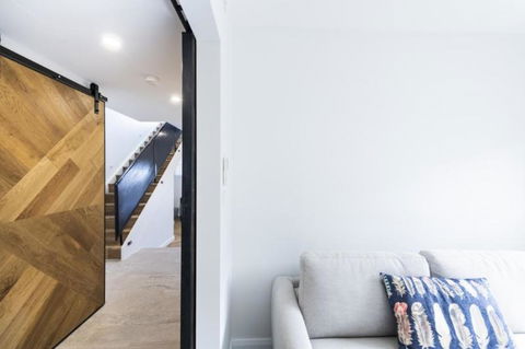 Accommodate Canberra Warehouse - Darwin Holiday 5