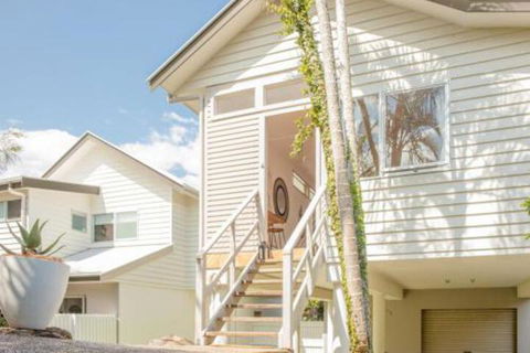 Lighthouse Landing - Darwin Holiday 0