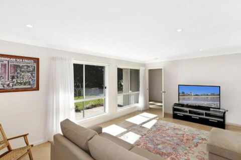 Luxurious Lake Front Long Jetty - Darwin Holiday 6