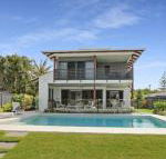WATERFRONT HOME BORDERING MOOLOOLABA - Darwin Holiday