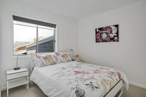 Sunshine Beach House Brand New Stunning - Darwin Holiday 2