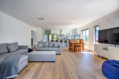 Sunshine Beach House Brand New Stunning - Darwin Holiday 4