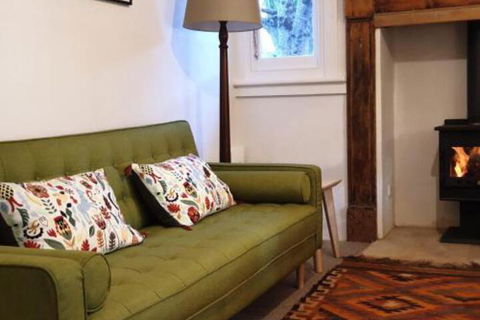 Redruth 2 Bedroom Cottage Situated In Wandiligong - Darwin Holiday 5