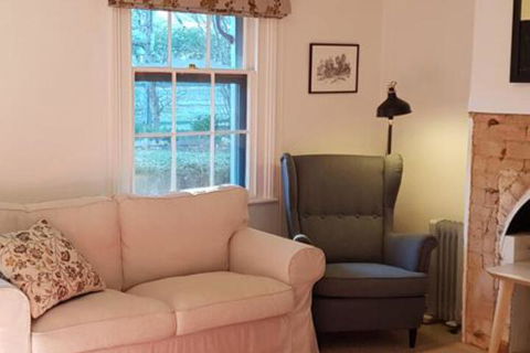 Redruth 2 Bedroom Cottage Situated In Wandiligong - Darwin Holiday 2