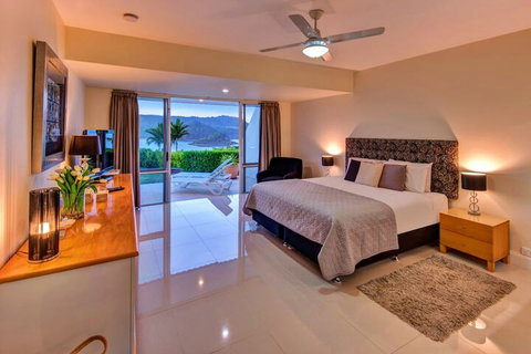 Bella Vista East 3 Luxury Ocean Views Large Flat Grassed Area + Buggy - Darwin Holiday 6