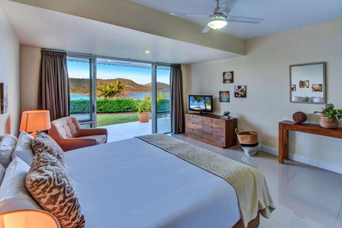 Bella Vista East 3 Luxury Ocean Views Large Flat Grassed Area + Buggy - Darwin Holiday 4