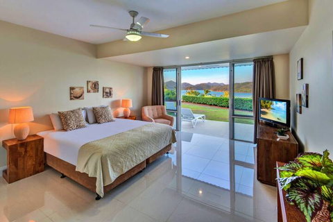 Bella Vista East 3 Luxury Ocean Views Large Flat Grassed Area + Buggy - Darwin Holiday 5