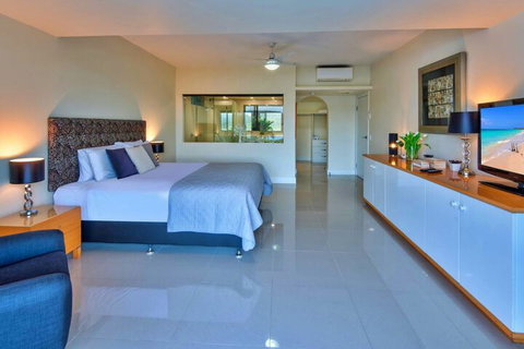 Bella Vista East 3 Luxury Ocean Views Large Flat Grassed Area + Buggy - Darwin Holiday 7