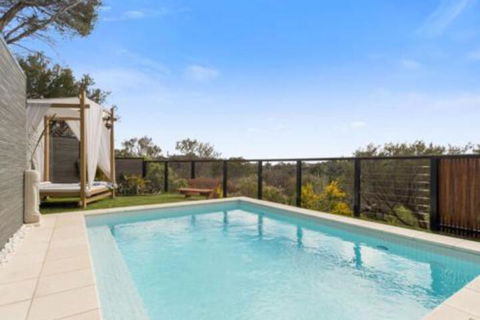 Ourania Luxury Bed & Breakfast Sleeps 7 - Darwin Holiday 2