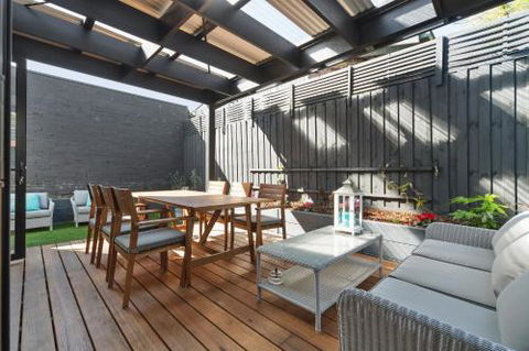 Portrush Luxury B & B - Darwin Holiday 3