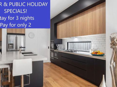 Portrush Luxury B & B - Darwin Holiday 1