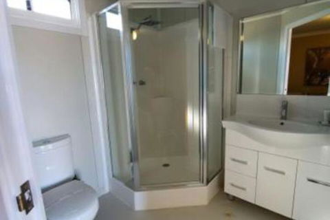 Cornwall House Accommodation - Darwin Holiday 6