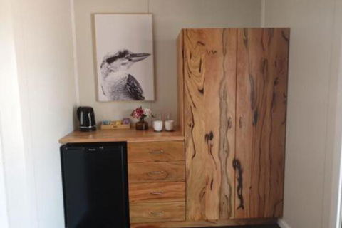 Cornwall House Accommodation - Darwin Holiday 4