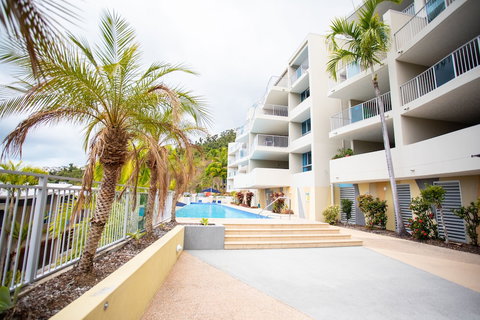 Spacious Tropical Sanctuary Ocean Views - Darwin Holiday 4