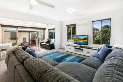 Easy Living Rosebud - Darwin Holiday 0