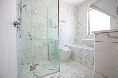 Lux Style 4BR Townhouse@ashwood - Darwin Holiday 3